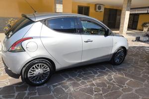 Lancia Ypsilon 0.9 TwinAir (GPL) Full optional 