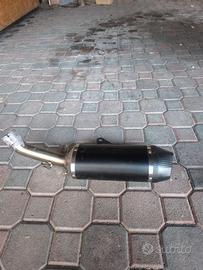 Scarico arrow indi race con terminale in carbonio.