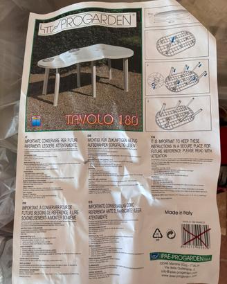 Tavolo e sedie da giardino