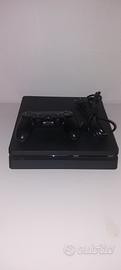 Playstation 4 con joystick e cavi