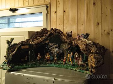 Presepe artigianale con pastori