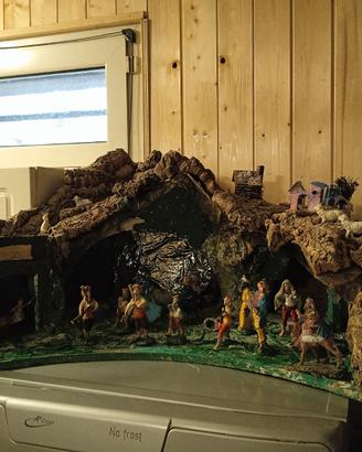 Presepe artigianale con pastori