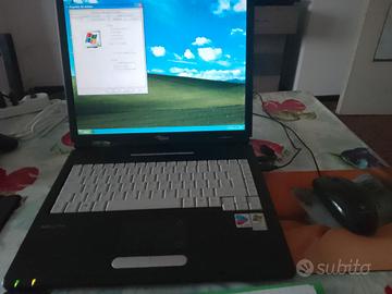 Portatile ÈWindows XP con videogiochi