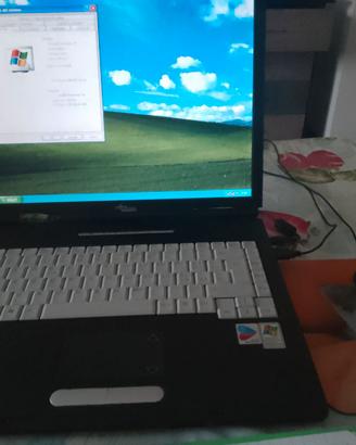 Portatile ÈWindows XP con videogiochi