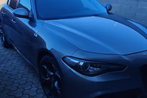 Alfa Giulia Veloce 2.0 280 CV Q4-44.000 km 2 treni