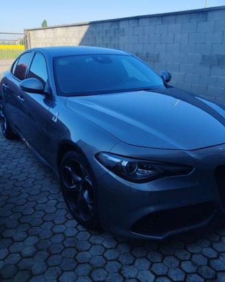 Alfa Giulia Veloce 2.0 280 CV Q4-44.000 km 2 treni