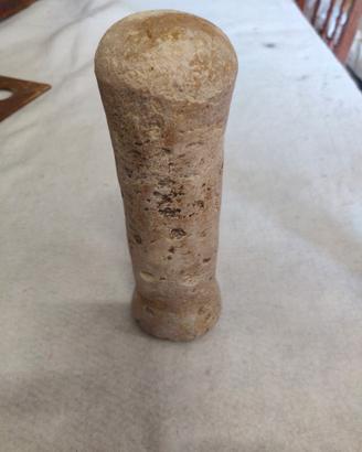 Manico di mortaio antico in calcare duro