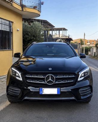 Mercedes GLA 200D night edition