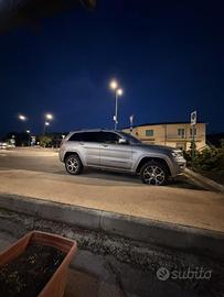 Jeep Grand Cherokee Overland