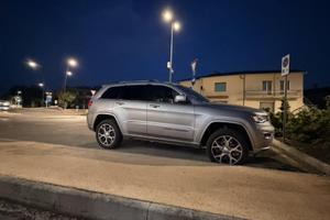 Jeep Grand Cherokee Overland