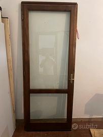Portone di legno vintage