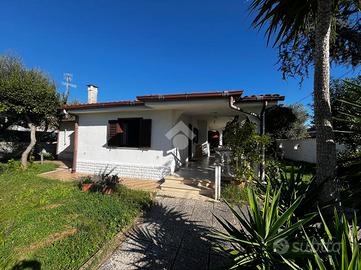 VILLA SINGOLA A NETTUNO