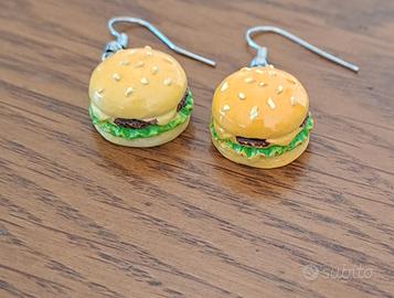 Orecchini a forma di hamburger