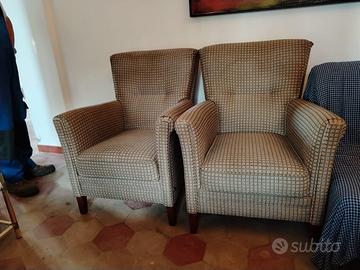 Coppia di poltrone vintage imbottite
