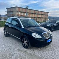 Lancia Ypsilon 1.2 69 CV versione Elle anno 2012