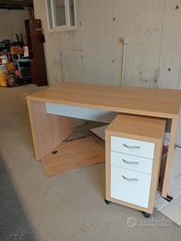 scrivania Ikea con cassettiera 