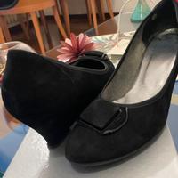 Décolleté nera in pelle scamosciata n.39 M. Fedeli