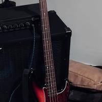 Squier CV60 Precision bass