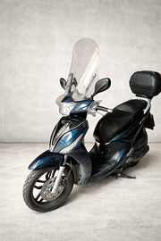 Kymco People S 200i – 12/2023 – 3.500 km – 2.600 €