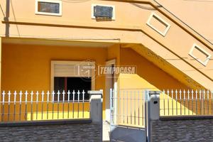 SEMI-INDIPENDENTE CON GIARDINO - VIA VERDI SIMAXIS