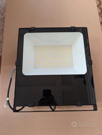 4 lampade proiettore led per esterni 200w