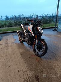 KTM Duke 390 patente A2 