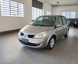 RENAULT Scenic 1.6 16V Dynamique