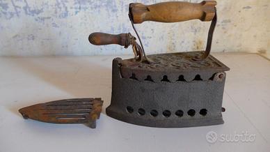 Ferro da Stiro Antico a Carbone