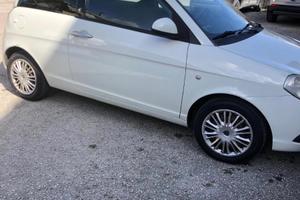 Auto Lancia Ypsilon
