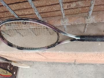 racchetta tennis head con il incordatura nuova