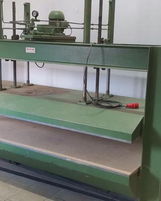 pressa a freddo per falegnameria