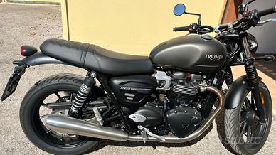 TRIUMPH SPEED TWIN 900