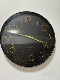 Orologio da parete nero con dettagli dorati Ø 50cm