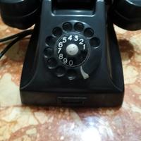 2 telefoni antichi