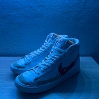 Nike Blazer Mid ’77 Sketch Bianco/Rosso