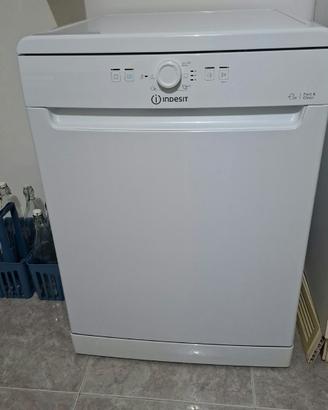 Lavastoviglie Indesit 30lt 14 coperti