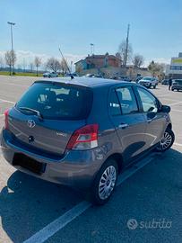 Toyota yaris 2010