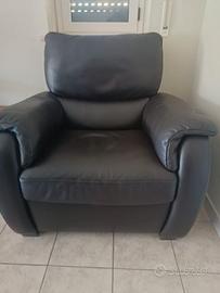 Poltrona marrone in pelle