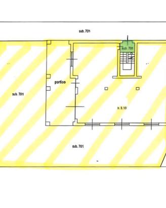 Locale commerciale con piazzale privato