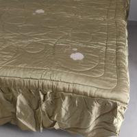 TRAPUNTA MATRIMONIALE IN RASO VERDE E DECORAZIONI 