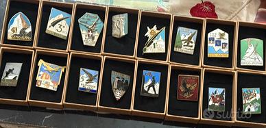 Distintivi ed stemma alpini postbellico.