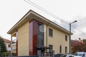 PORZIONE DI BIFAMILIARE A ALPIGNANO