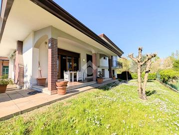 VILLA SINGOLA A CASIER