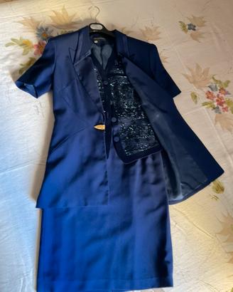 Completo 3 pezzi blu elettrico con gilet ricamato