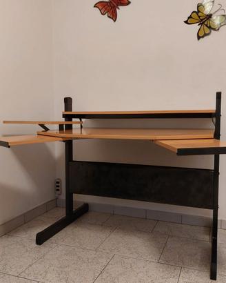 Scrivania - postazione lavoro IKEA