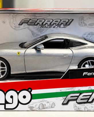 Bburago Ferrari Roma 1:24 Silver Argento