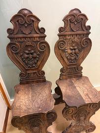 Coppia di sedie gotiche in noce fine '800