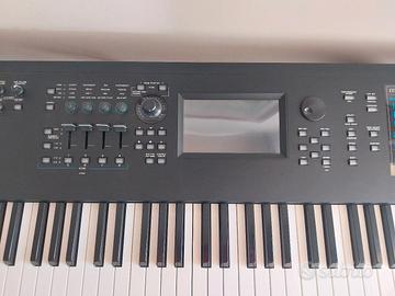 Tastiera YAMAHA MODX 8 come nuova completa di Supp
