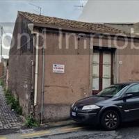Casa singola con terreno a Piedimonte Etneo