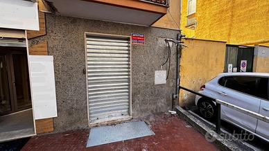 Vomero Via Caldieri negozio 30 mq